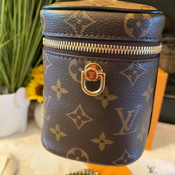 Authentic Louis Vuitton Reverse Vanity Pm - Picture 8 of 17